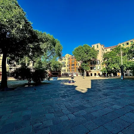 The Experience Apartman Velence